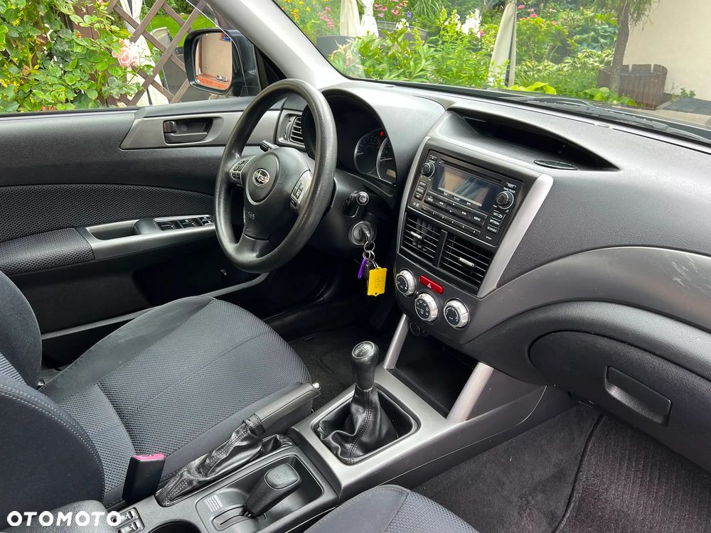 Subaru Forester 2.0X Exclusive - 17