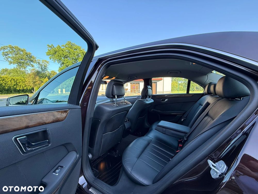 Mercedes-Benz Klasa E 250 CDI BlueEff Elegance - 31