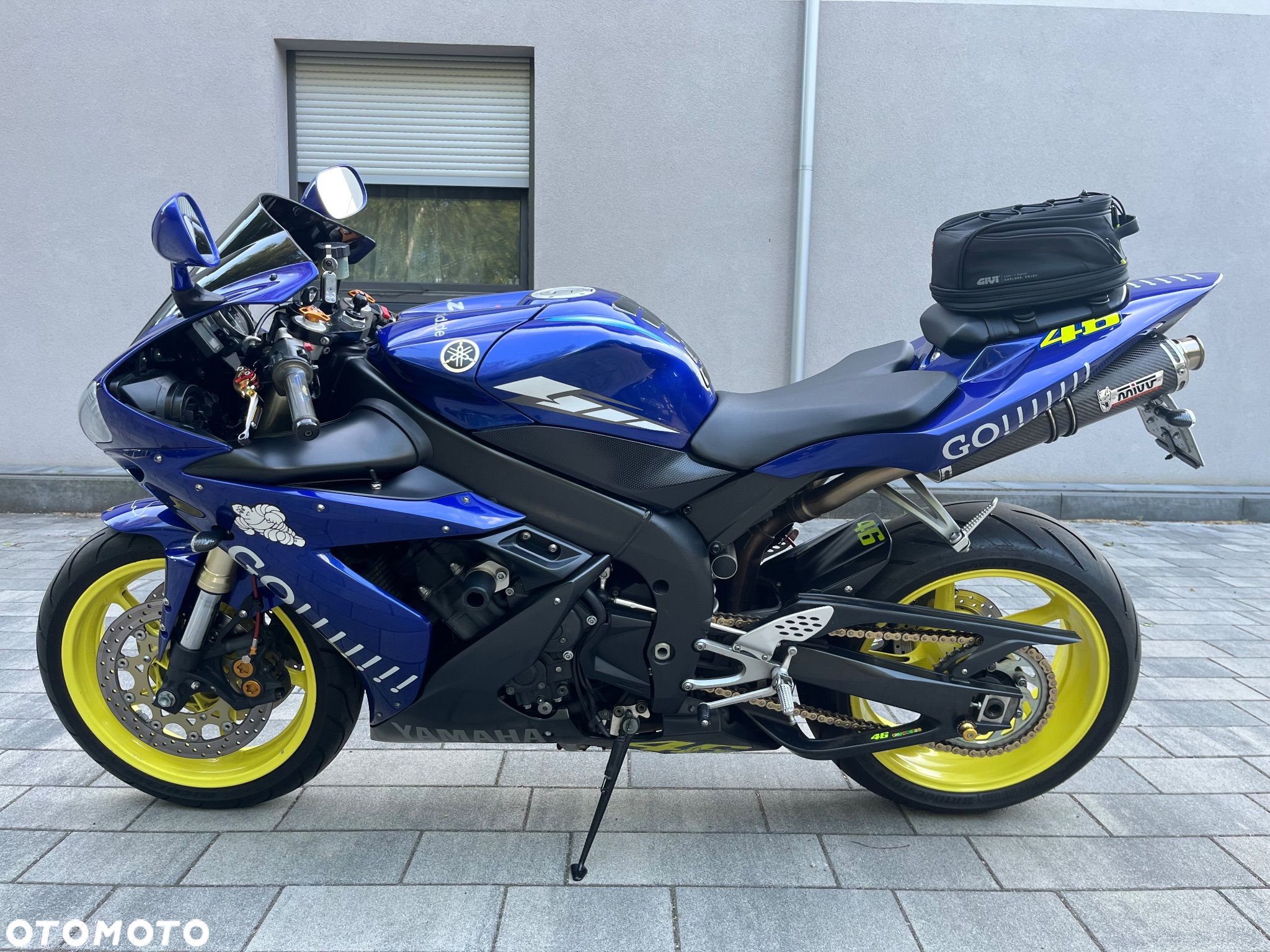 Yamaha R1 - 1