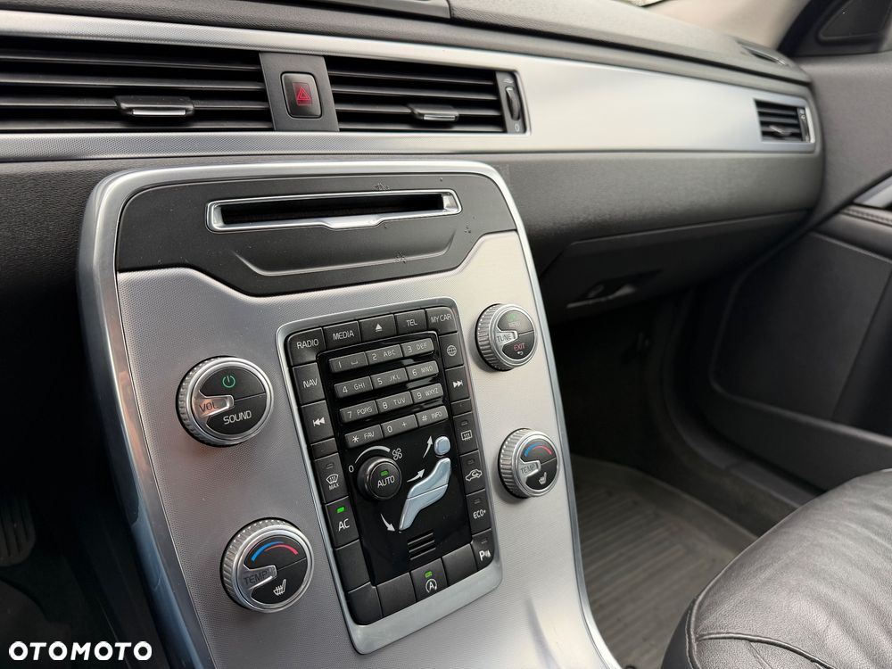 Volvo V70 D4 Geartronic Summum - 17
