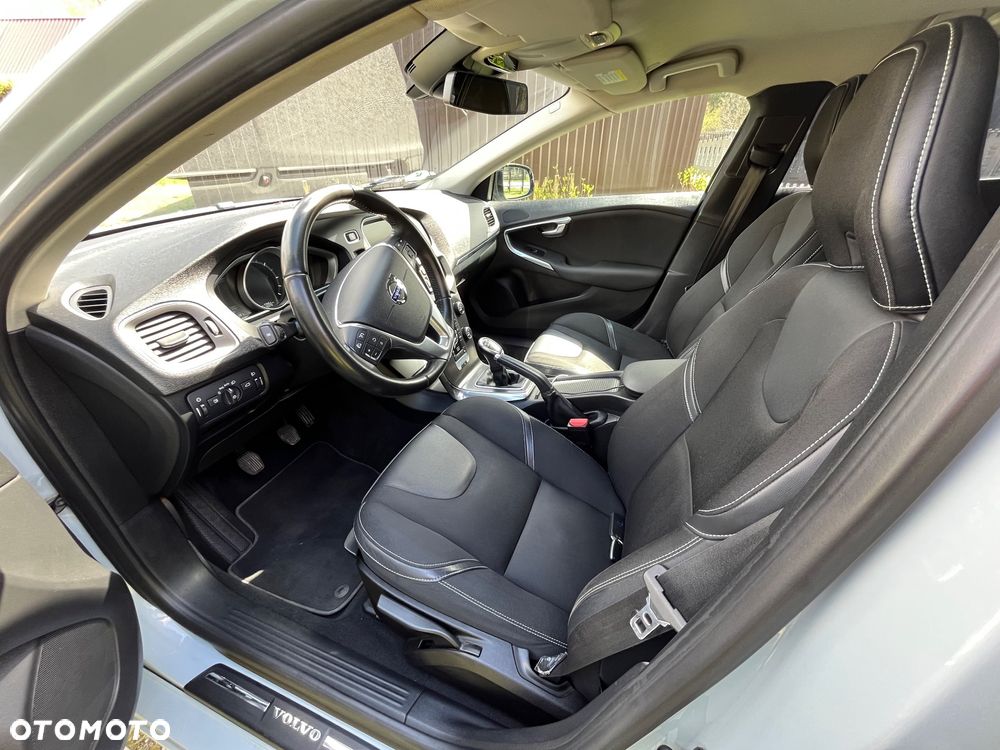 Volvo V40 D2 R-Design Summum - 16