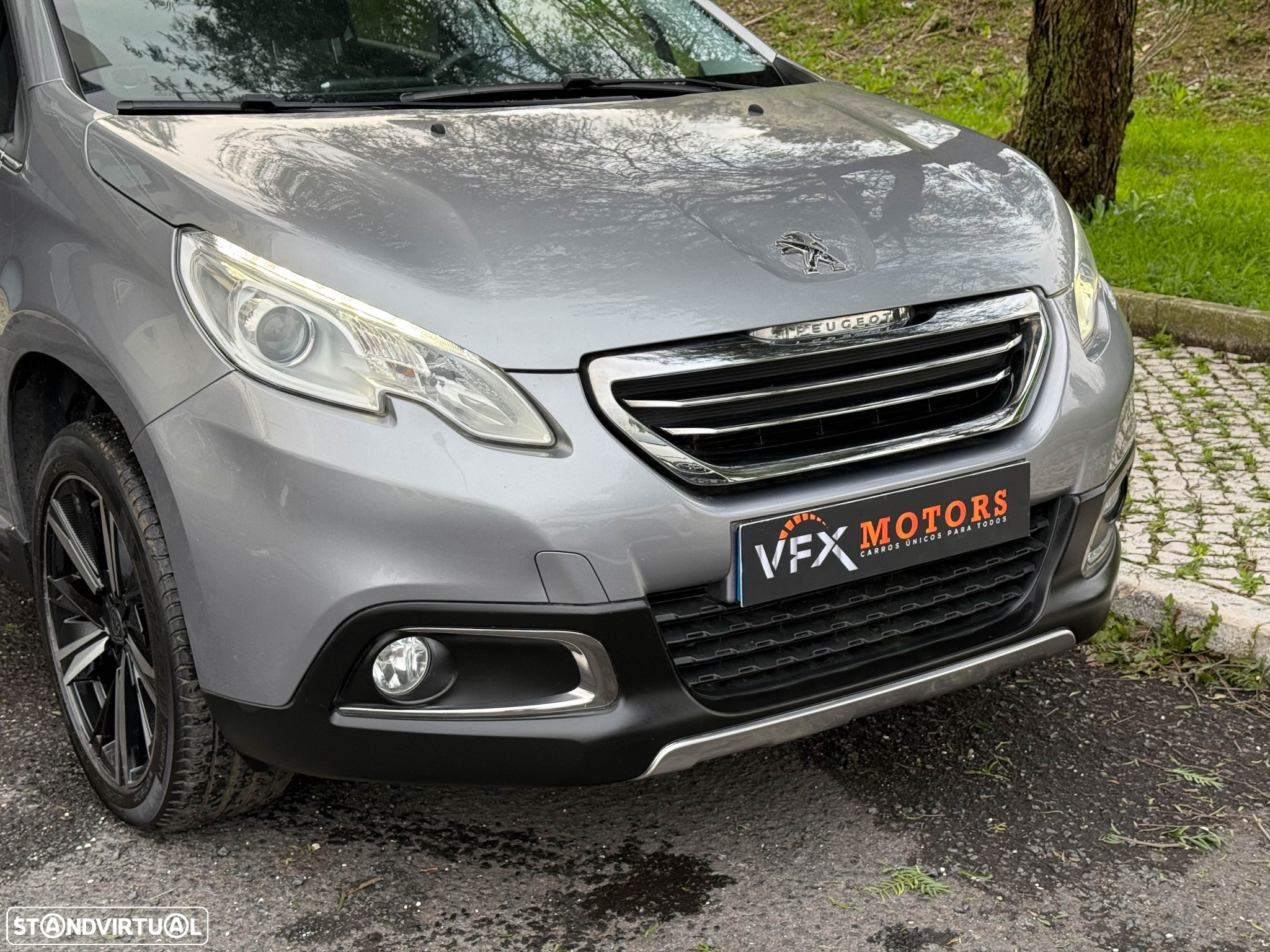 Peugeot 2008 1.2 PureTech Allure - 23