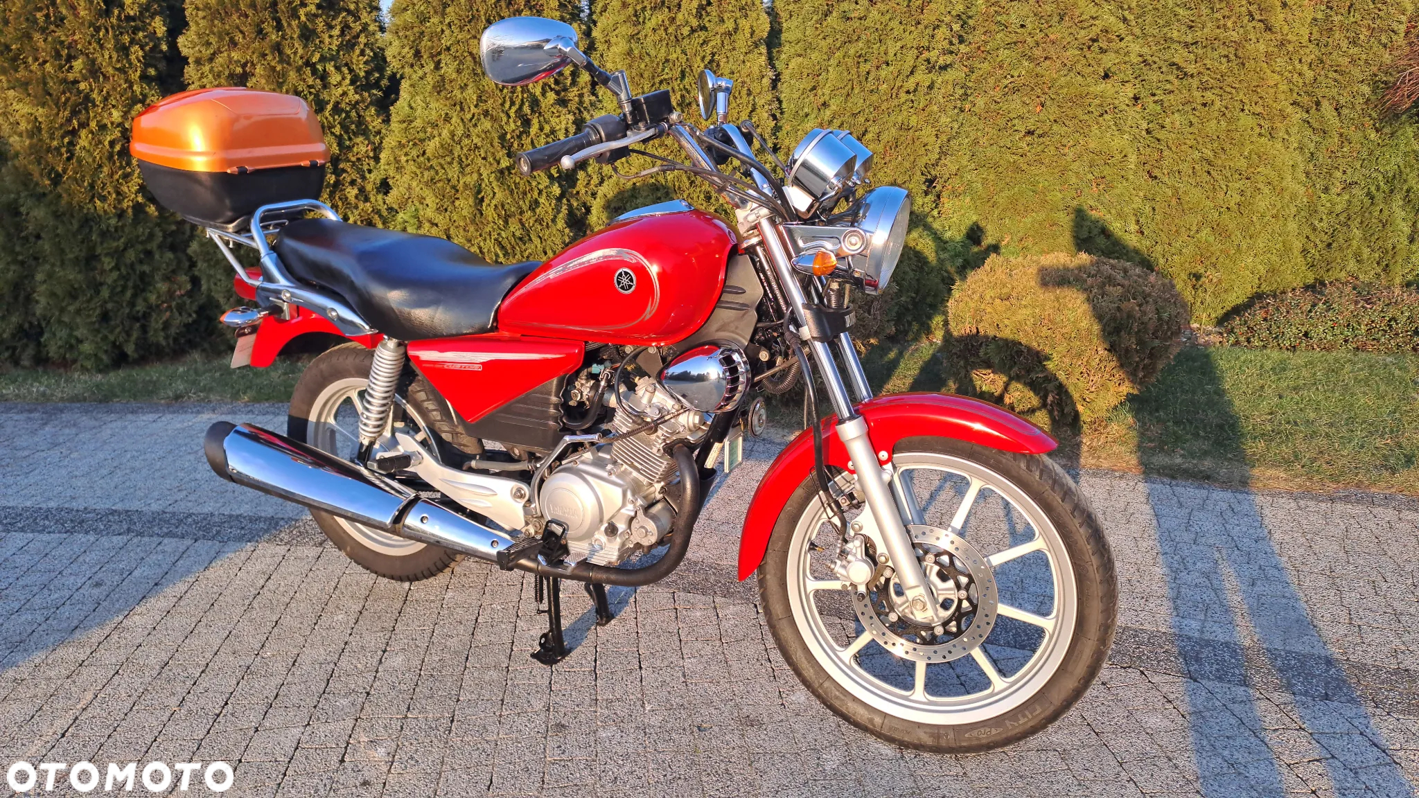 Yamaha YBR - 8