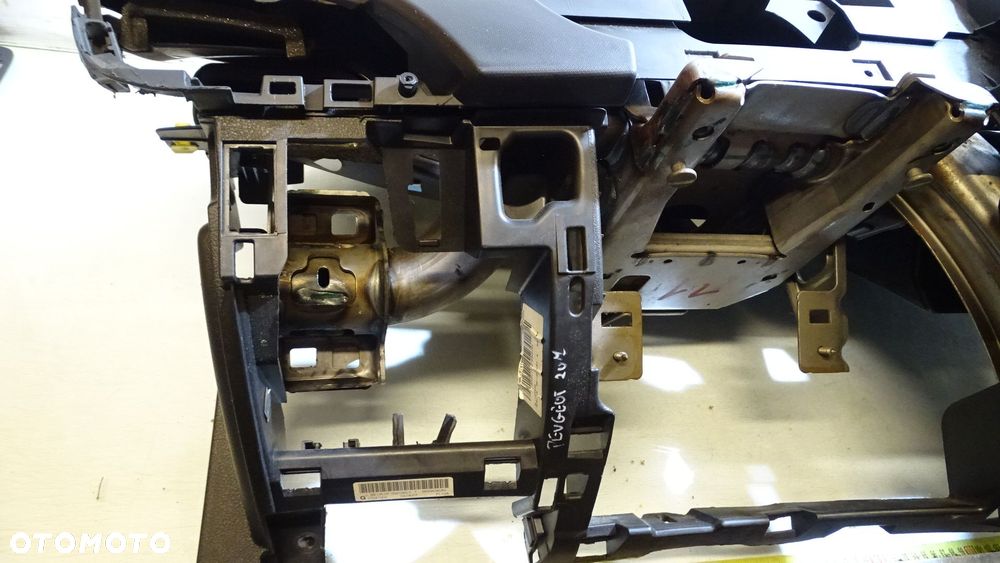 DESKA ROZDZIELCZA PEUGEOT 207 1.6HDI - 2