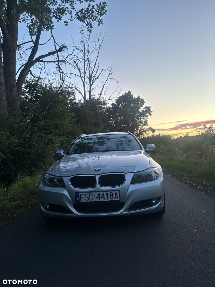 BMW Seria 3 318d DPF - 12