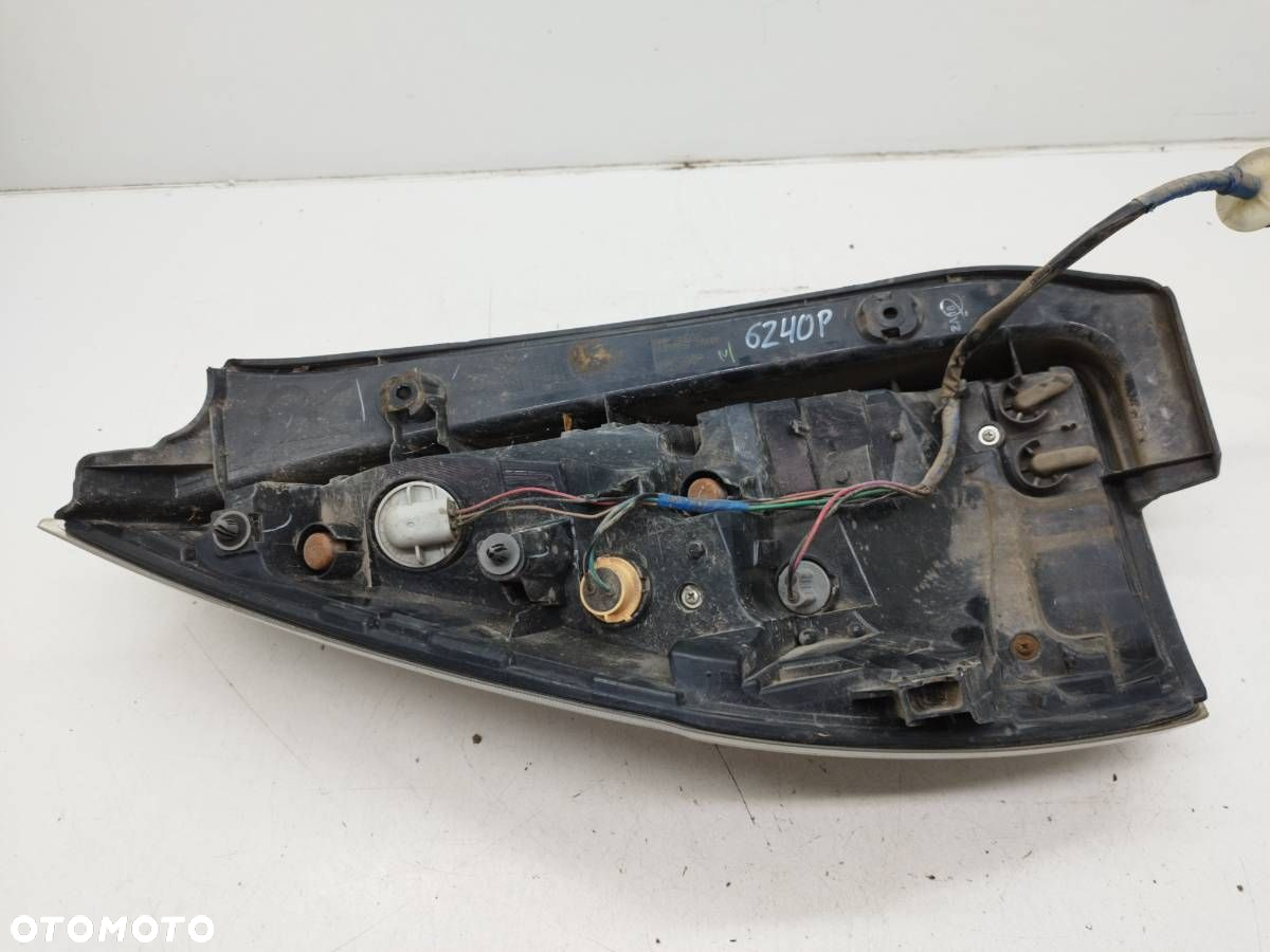 LAMPA TYŁ PRAWA LIFT EUROPA MAZDA 5 CR19 - 6
