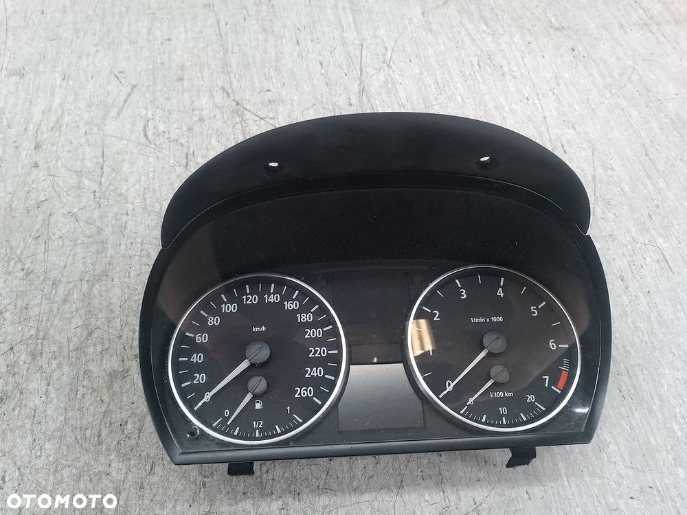 LICZNIK BMW E90 696450501  1025330-23 2.0 16V 320i - 2