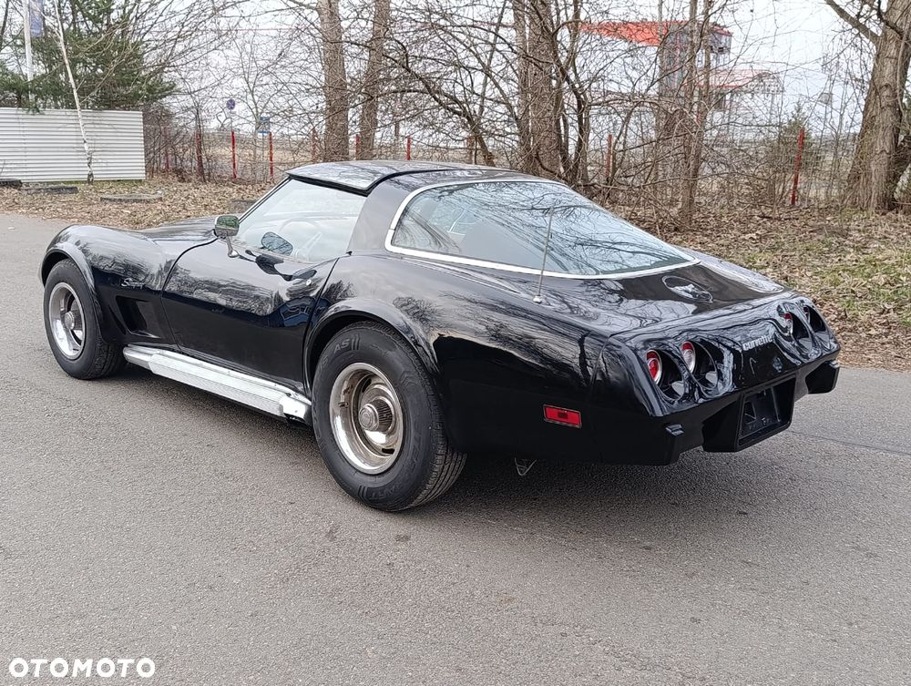 Chevrolet Corvette - 3
