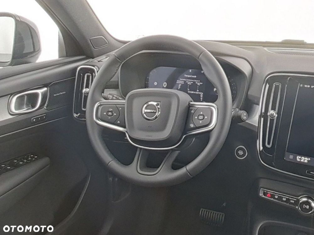 Volvo XC 40 B3 B DKG Plus Black Edition - 14
