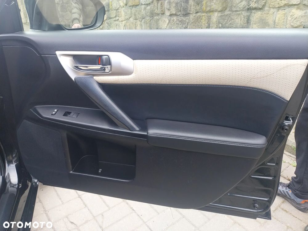 Lexus CT 200h Business Edition - 15