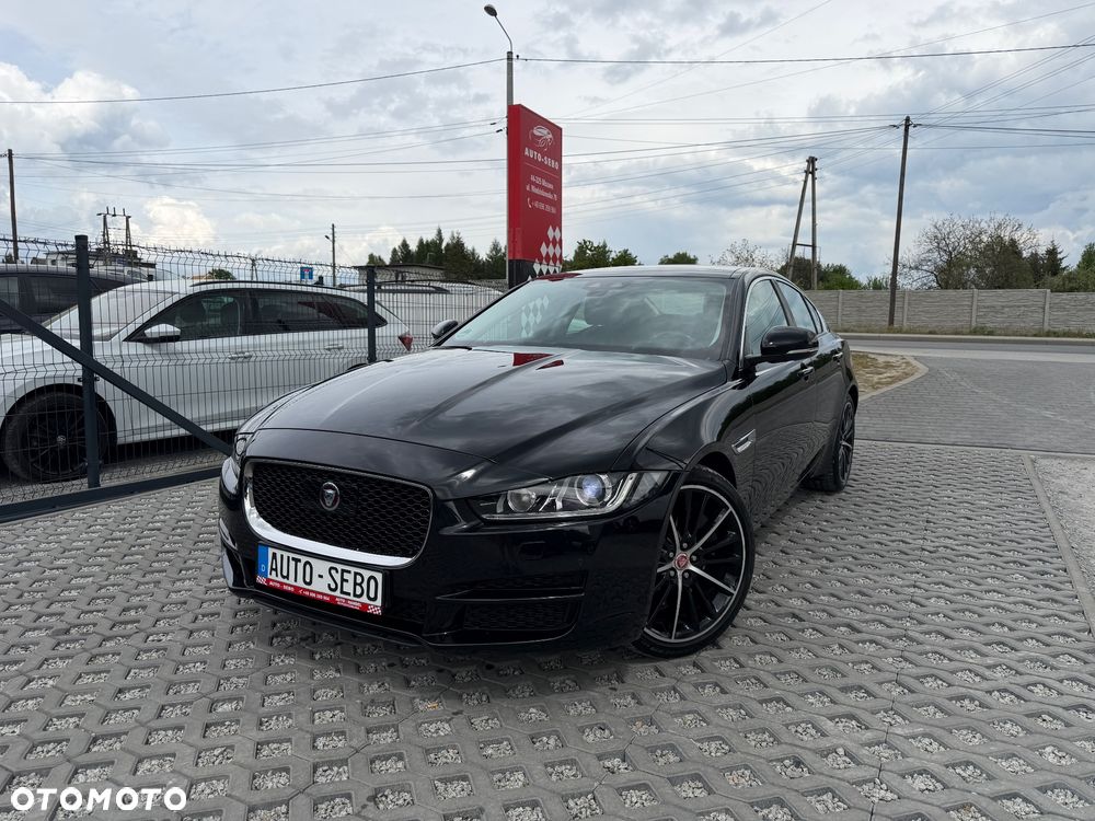 Jaguar XE 20t Prestige - 1