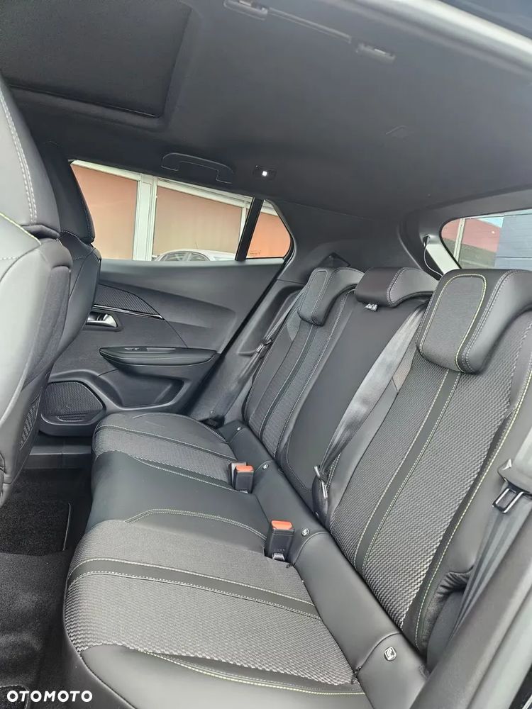 Peugeot 2008 PureTech mHEV GT e-DCS6 - 18