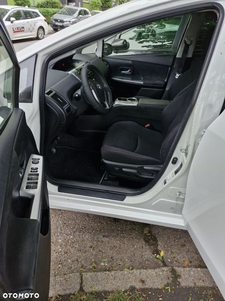 Toyota Prius+ (Hybrid) - 2