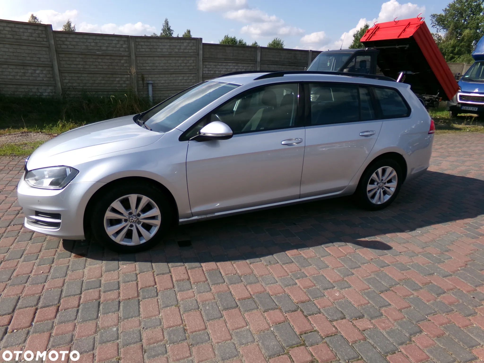 Volkswagen Golf - 1
