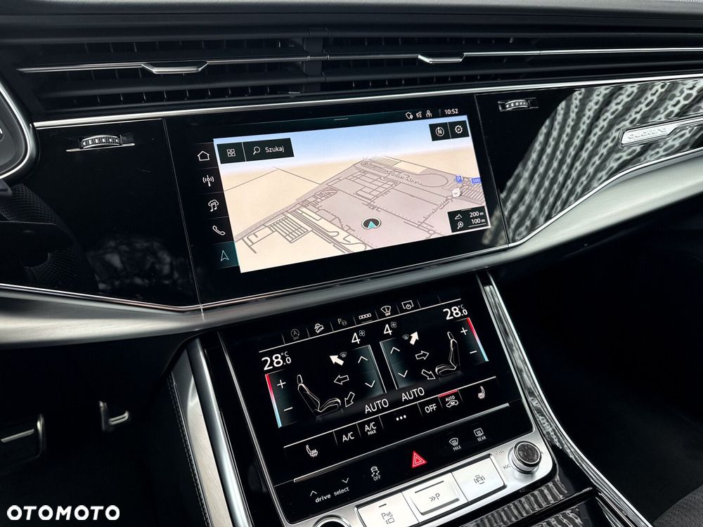 Audi Q8 - 30
