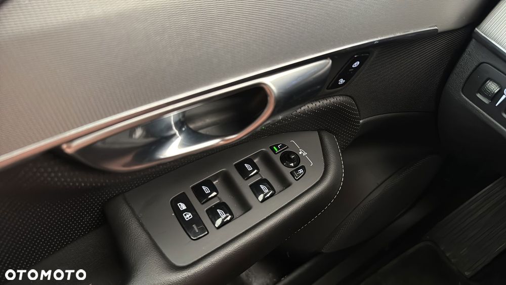 Volvo XC 90 T8 AWD Plug-In Hybrid R-Design 7os - 20