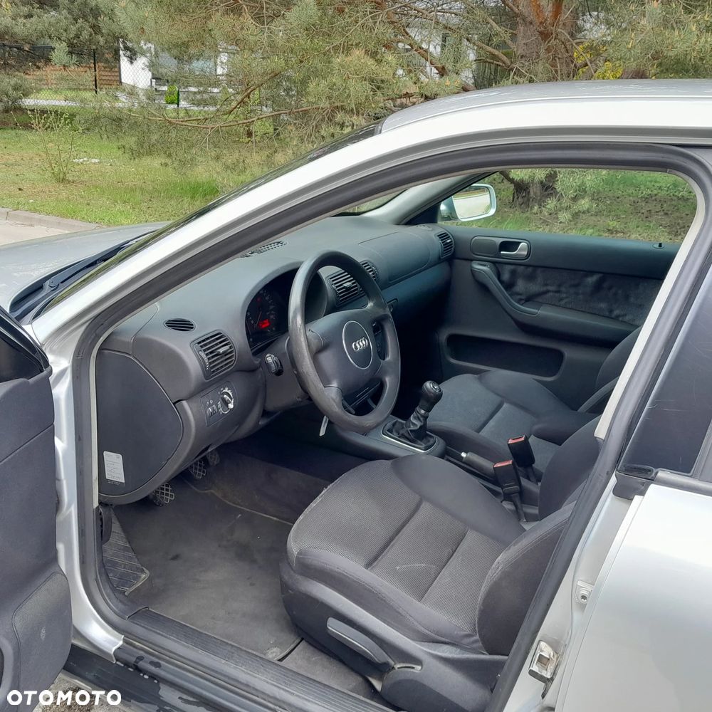 Audi A3 Sportback 1.6 Ambiente - 7