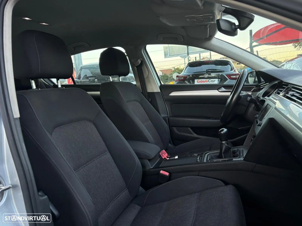 VW Passat 1.6 TDI Confortline - 28