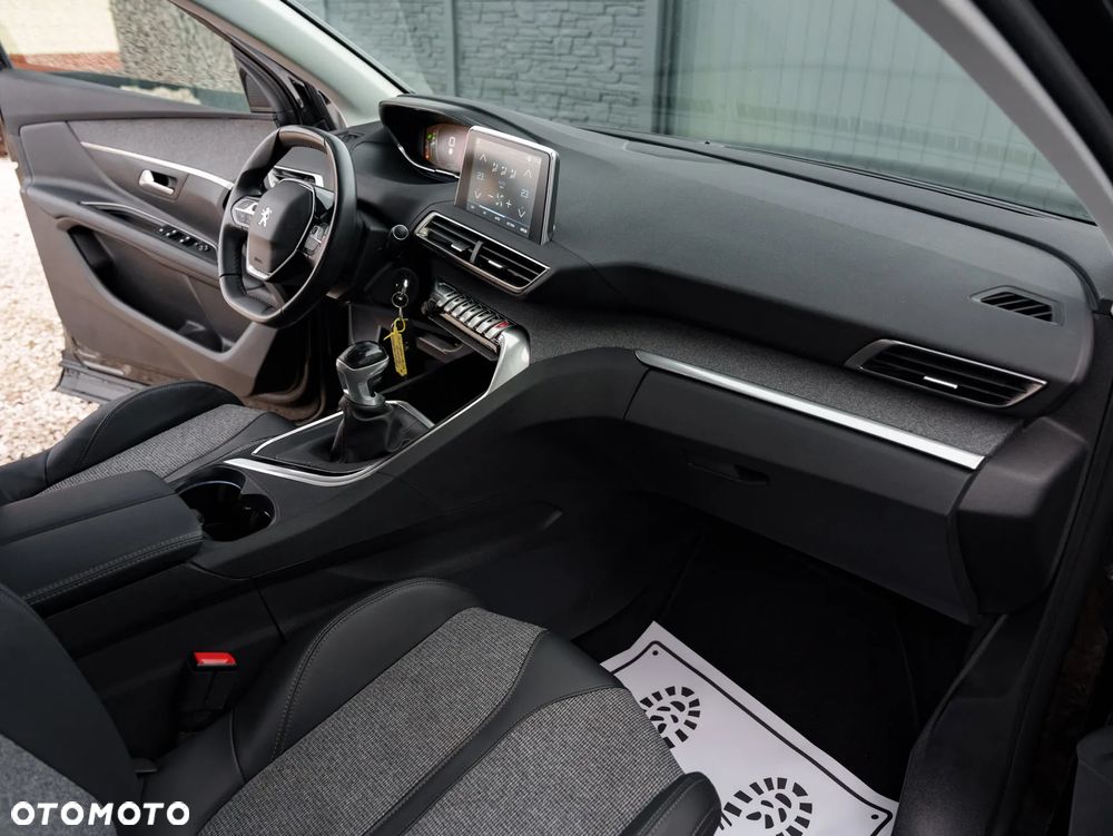 Peugeot 3008 1.5 BlueHDi Allure S&S - 16