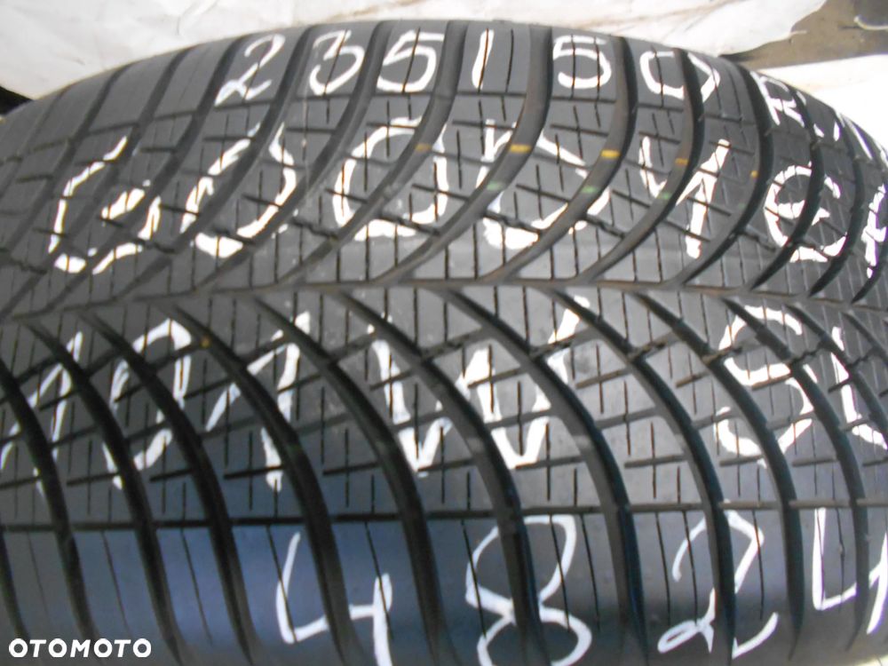 OPONA POJEDYNKA 235/50R18 GOODYEAR VECTOR 4SEASONS GEN-3 SUV DOT 4824 7.7MM - 1