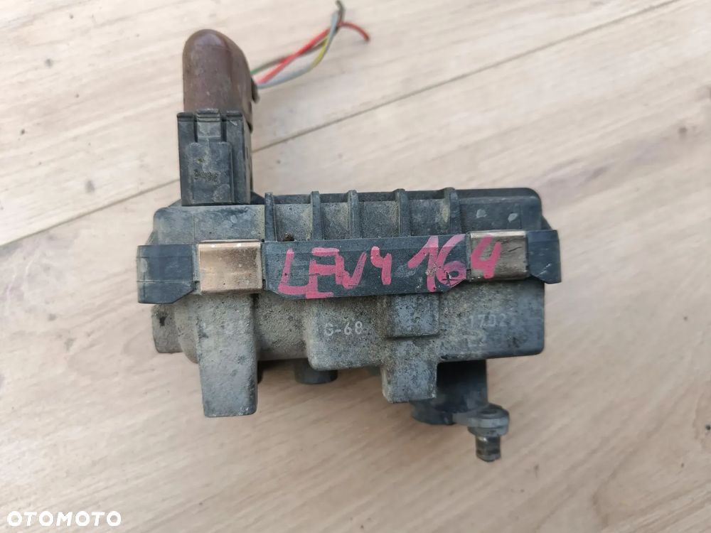MERCEDES W211 W221 W164 4.0 V8 CDI NASTAWNIK STEROWNIK TURBOSPRĘŻARKI TURBO LEWY PRAWY G-67 G-68 - 6