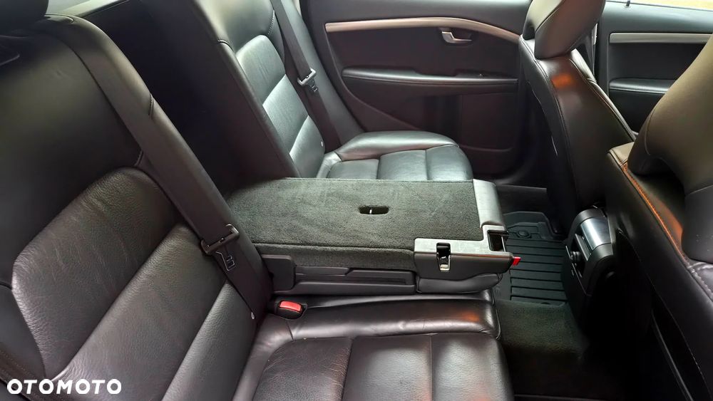Volvo V70 D4 Geartronic Momentum - 36