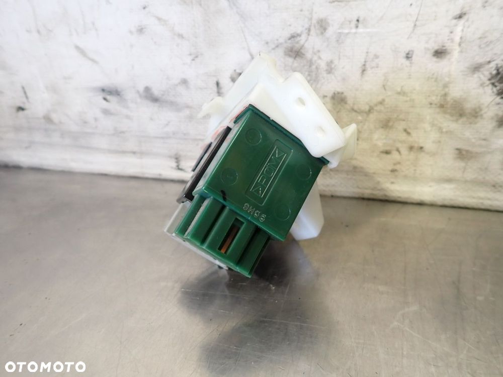 PRZEŁĄCZNIK REGULACJI ŚWIATEŁ MITSUBISHI LANCER VIII - 3