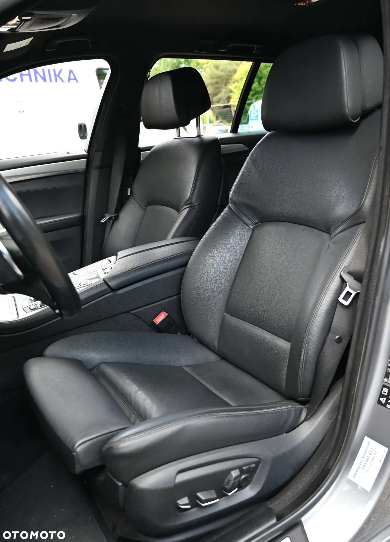 BMW Seria 5 M550d xDrive Touring Sport-Aut - 32