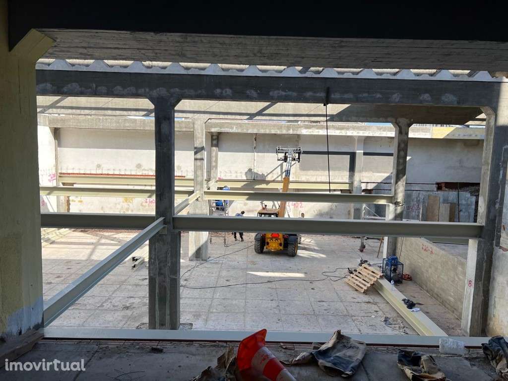 Fração de prédio urbano em Sacavém - Grande imagem: 4/19