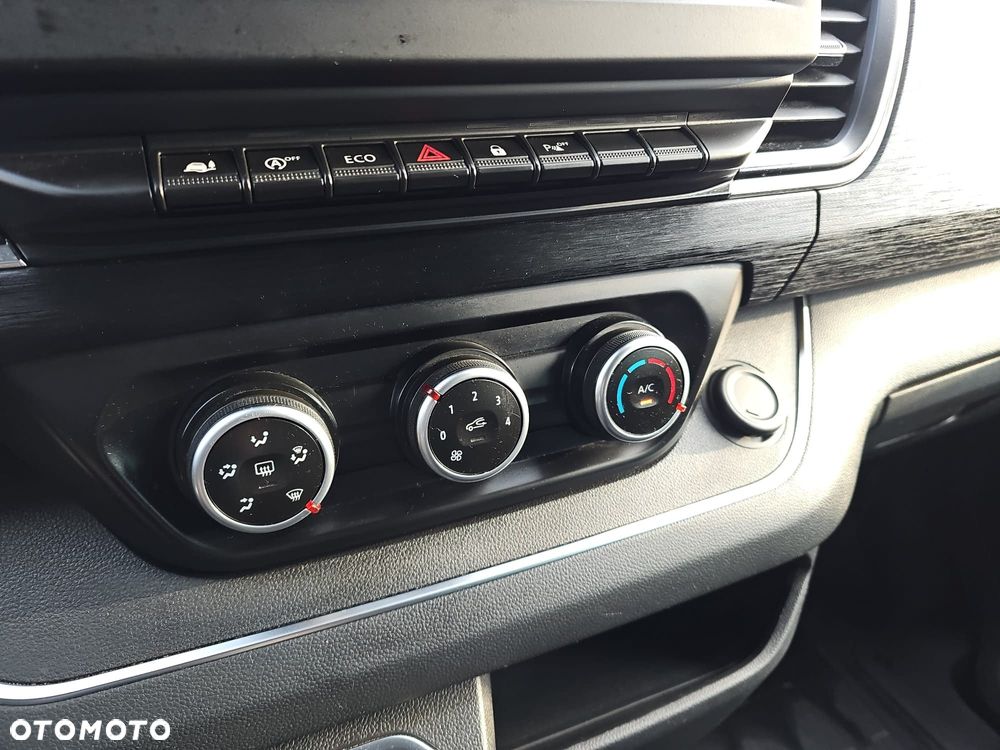 Renault Trafic 2.0 dCi - 20