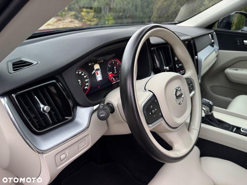 Volvo XC 60 D4 Geartronic Momentum Pro - 6