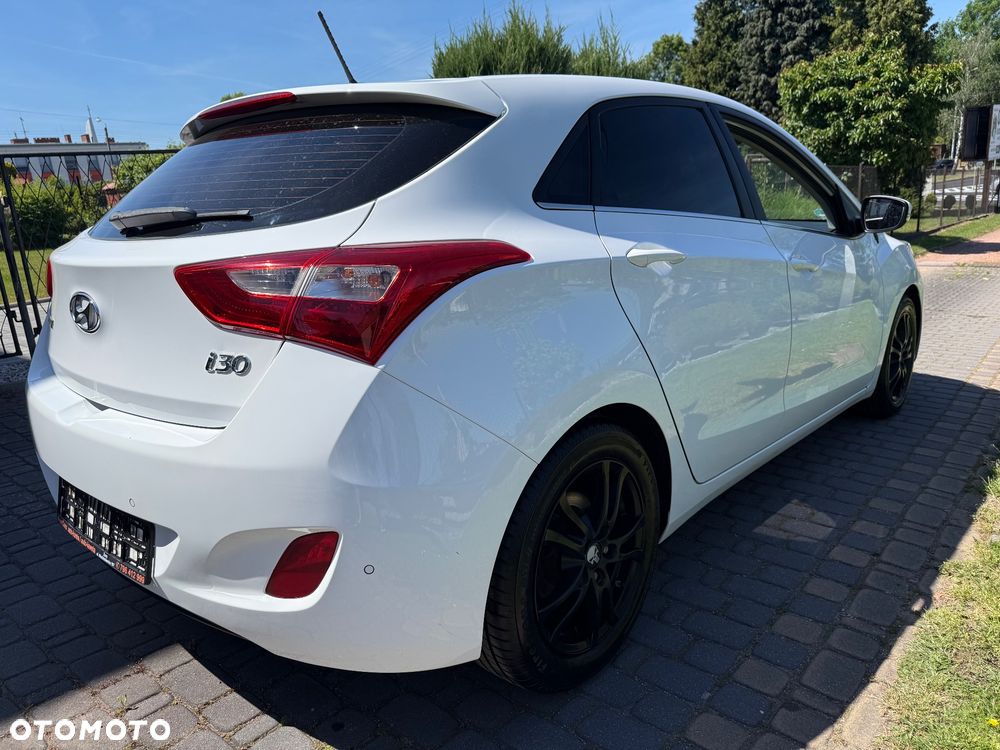 Hyundai i30 blue 1.4 YES Gold - 33