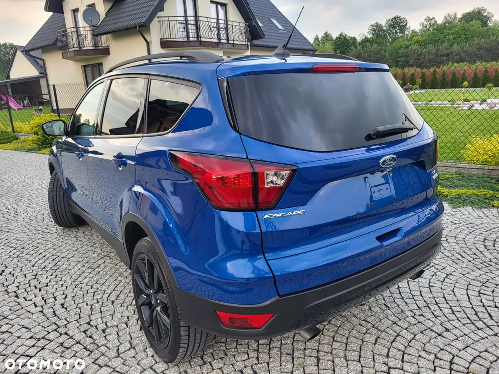 Ford Kuga - 2