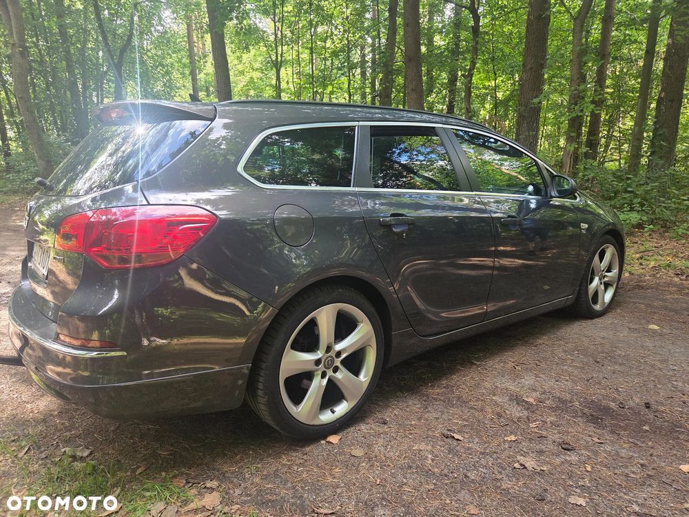 Opel Astra 2.0 CDTI Cosmo - 26