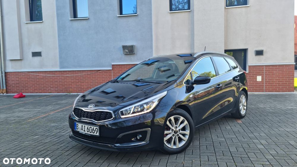 Kia Ceed 1.6 CRDi 136 ISG Spirit - 4