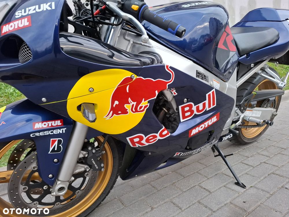 Suzuki GSX-R - 33