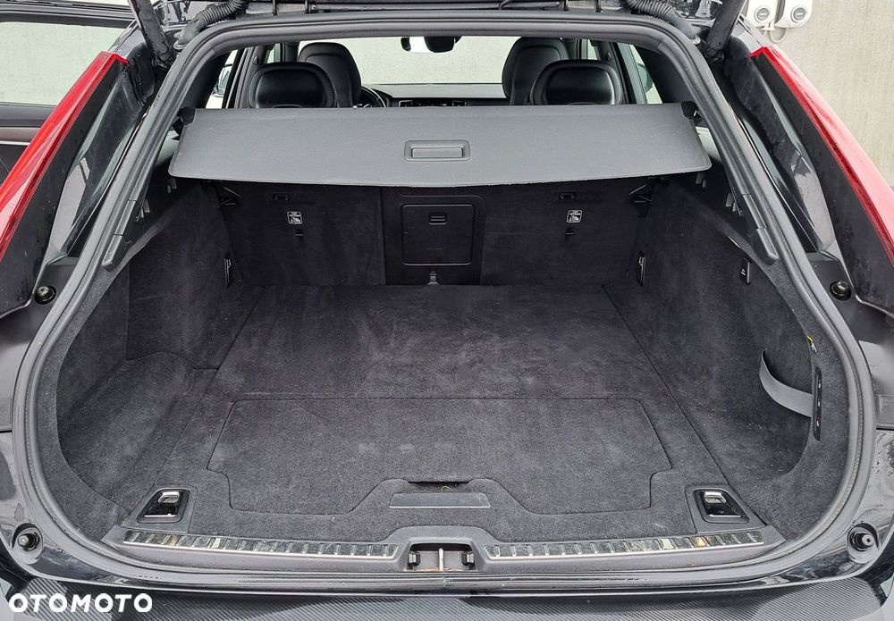 Volvo V90 Cross Country - 27