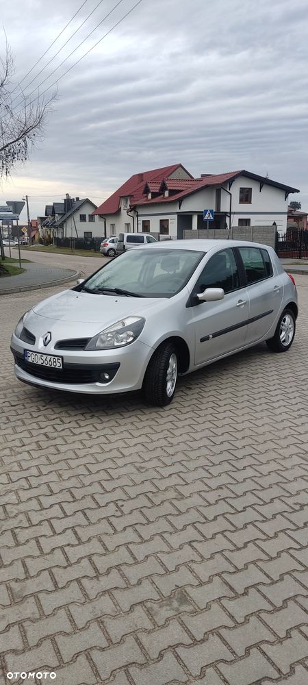 Renault Clio - 1