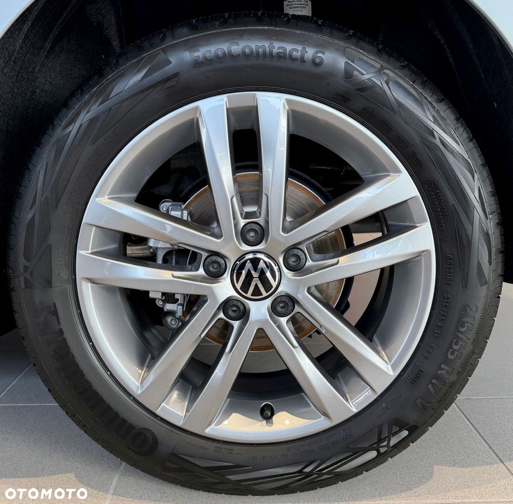 Volkswagen Touran - 13