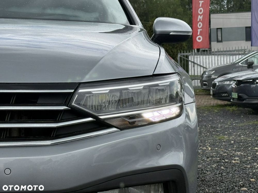 Volkswagen Passat - 4