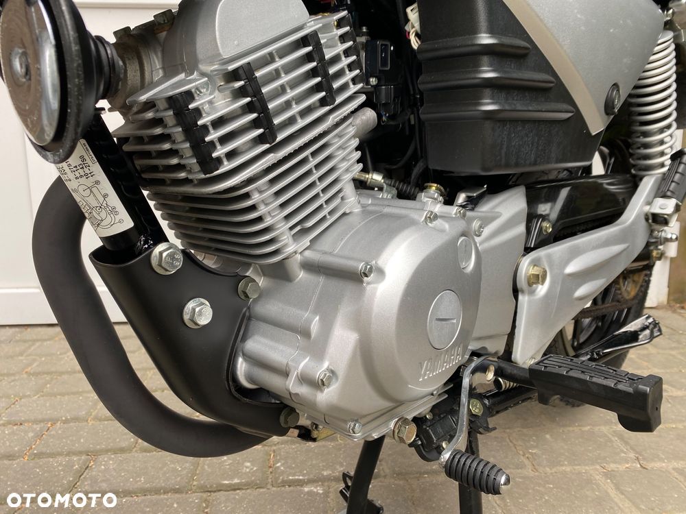 Yamaha YBR - 8