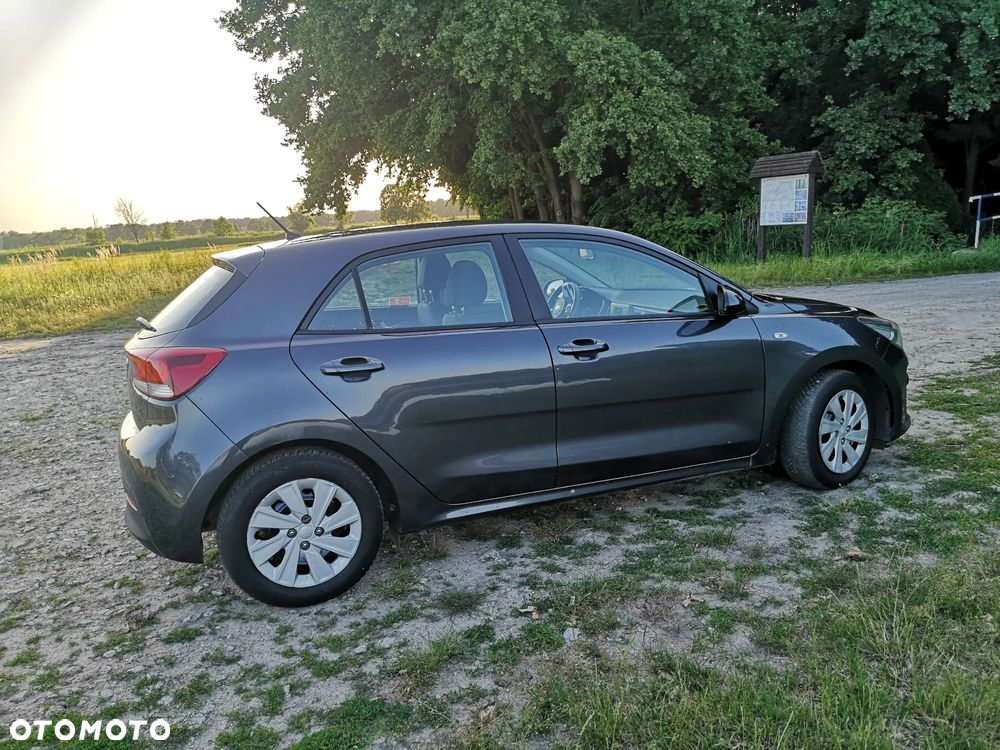 Kia Rio - 19