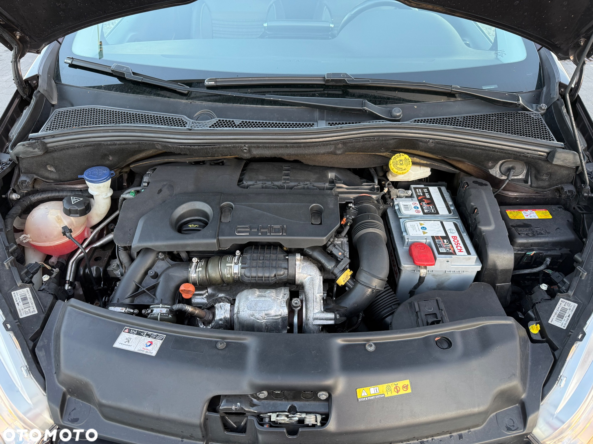 Peugeot 208 - 10