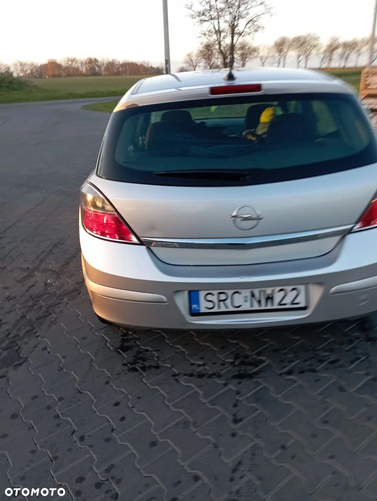 Opel Astra 2008 photo 4
