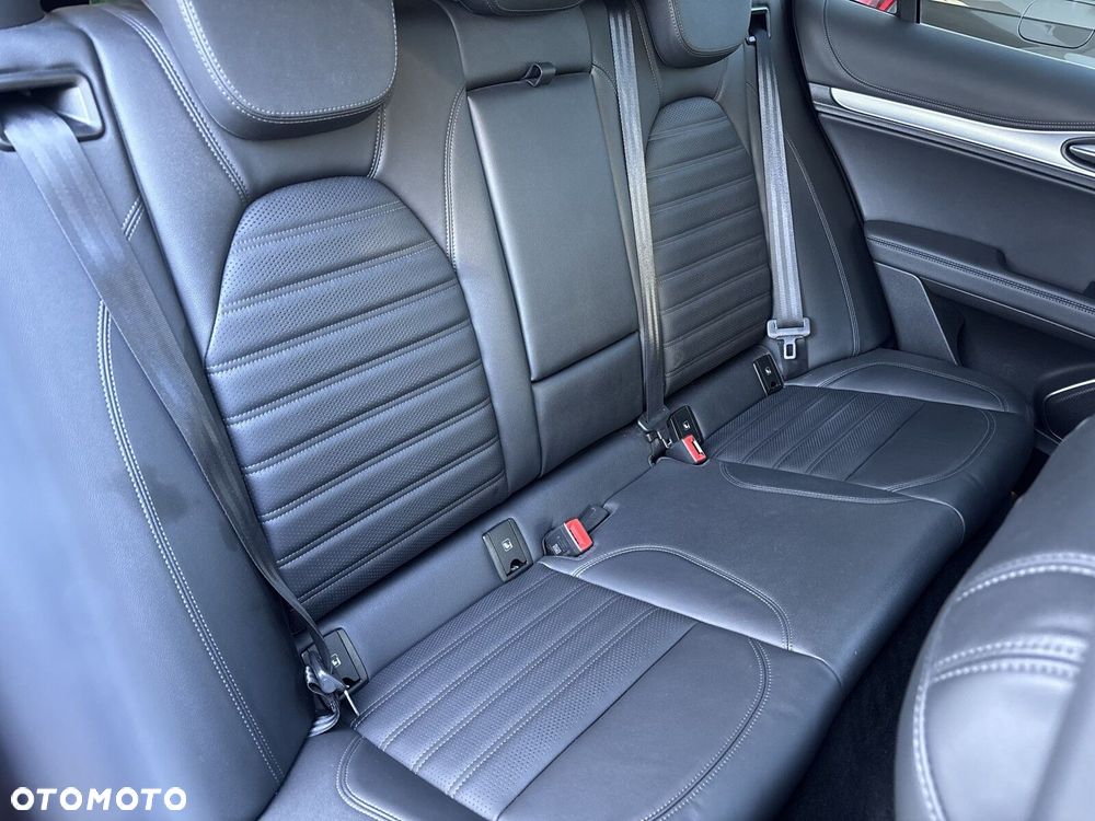 Alfa Romeo Stelvio 2.0 Turbo Veloce Q4 - 36