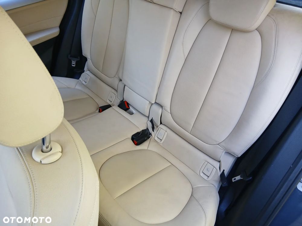 BMW X1 sDrive18d - 13