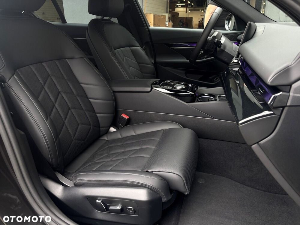 BMW Seria 5 520d xDrive mHEV M Sport - 29
