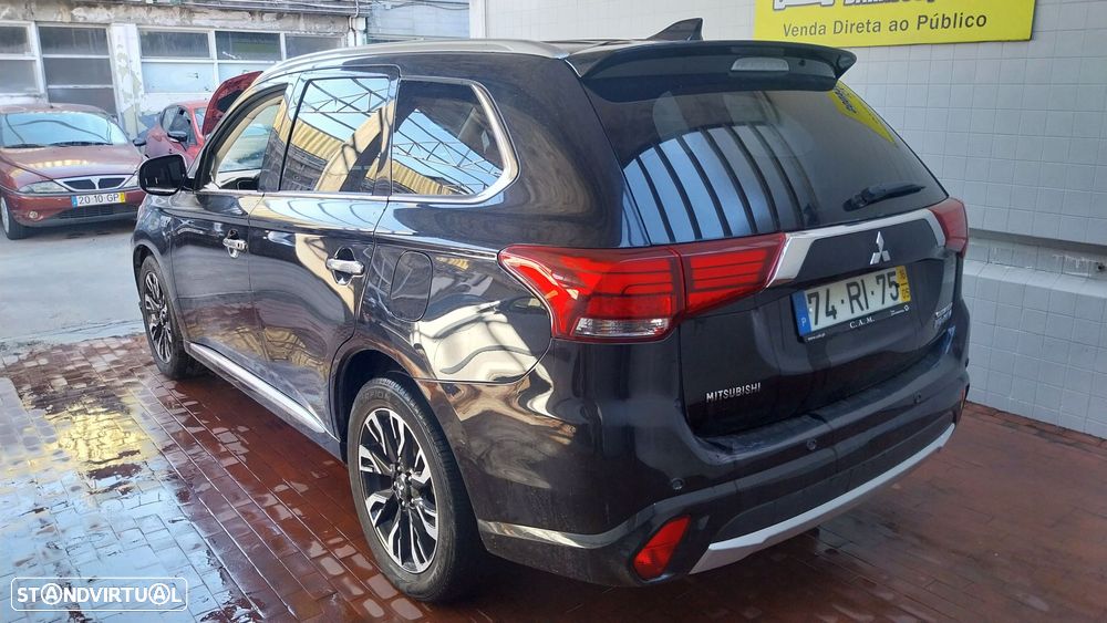 Mitsubishi Outlander 2.0 Intense Navi - 16