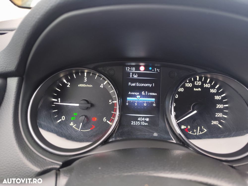 Nissan Qashqai 1.6 DCI 4 x 4 DPF Start/Stop tekna - 13