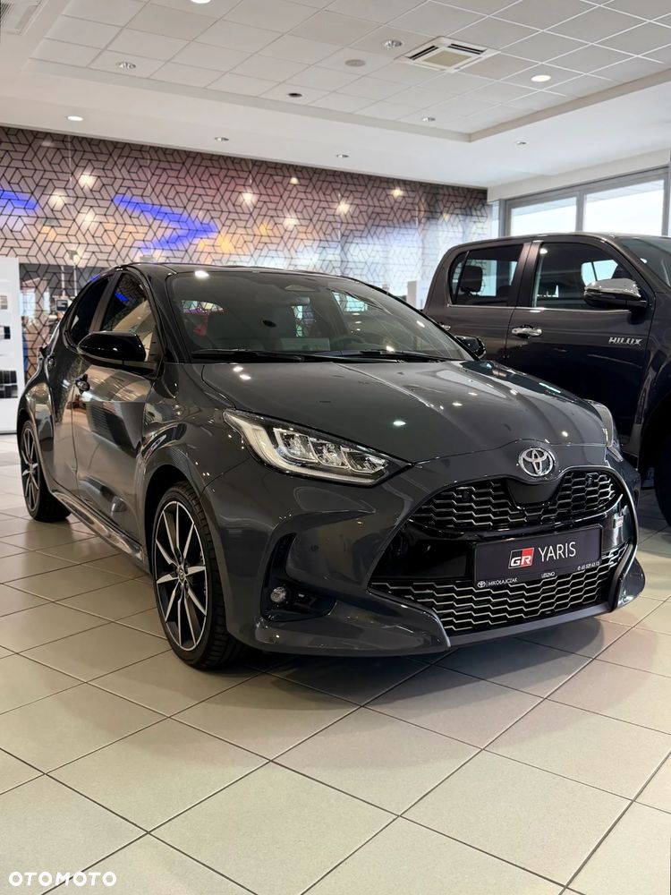 Toyota Yaris Hybrid 1.5 GR Sport - 1